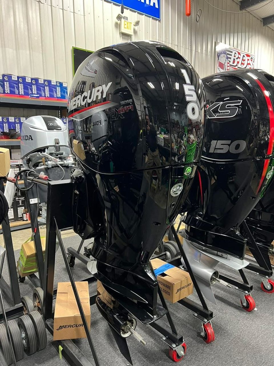 Mercury 150hp Outboard Motor | Remote Mechanical, Electric Start, 25" Shaft | 150XL - Image 2