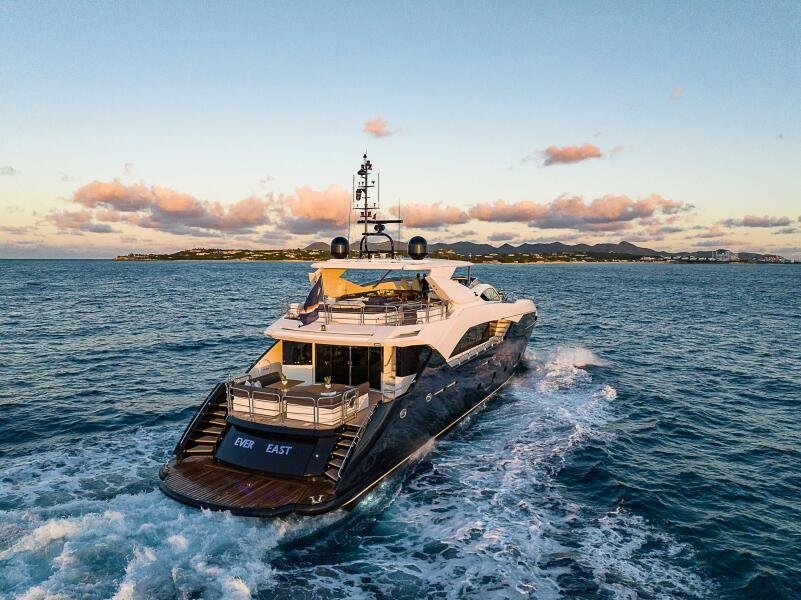 2013 Sunseeker Predator 115 EVEREAST FOR SALE - Image 6