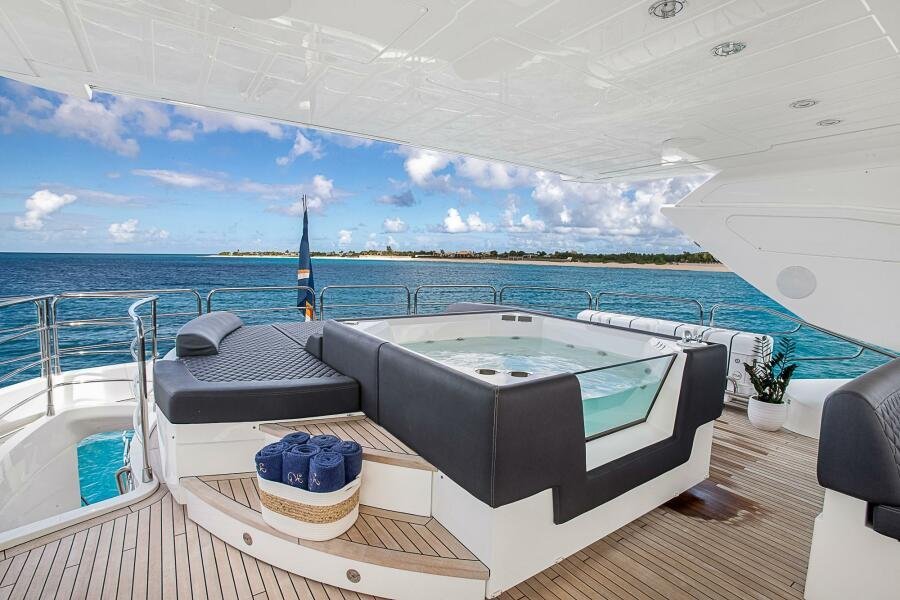 2013 Sunseeker Predator 115 EVEREAST FOR SALE - Image 8