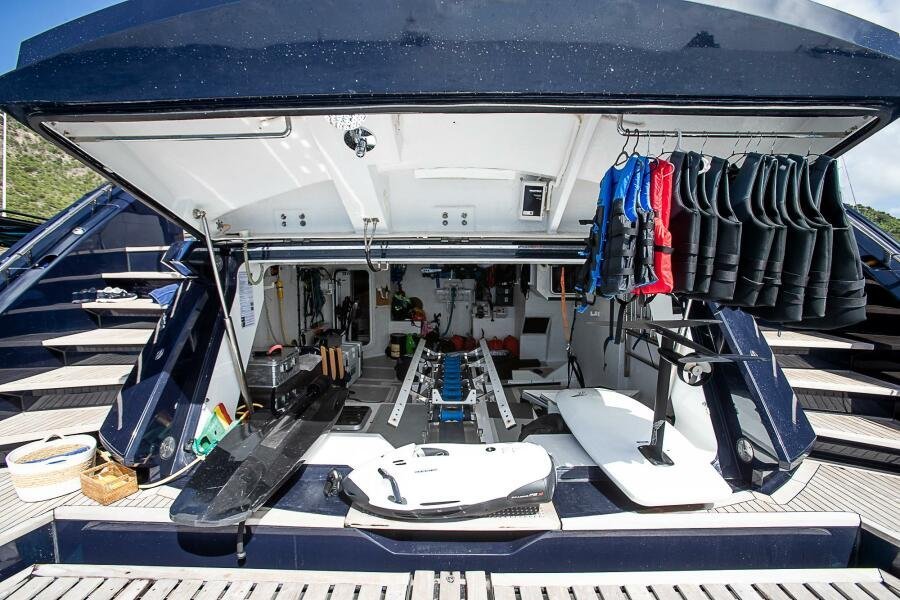 2013 Sunseeker Predator 115 EVEREAST FOR SALE - Image 14