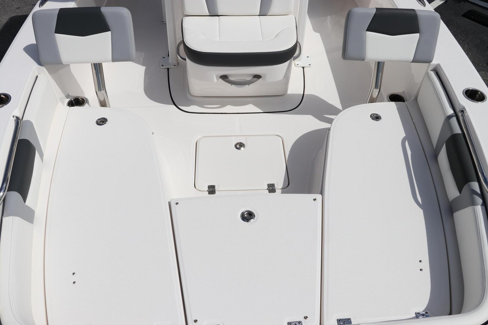 2024 Robalo 226 Cayman For Sale - Image 18