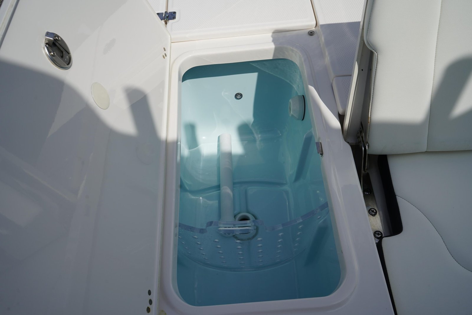 2024 Robalo 226 Cayman For Sale - Image 10