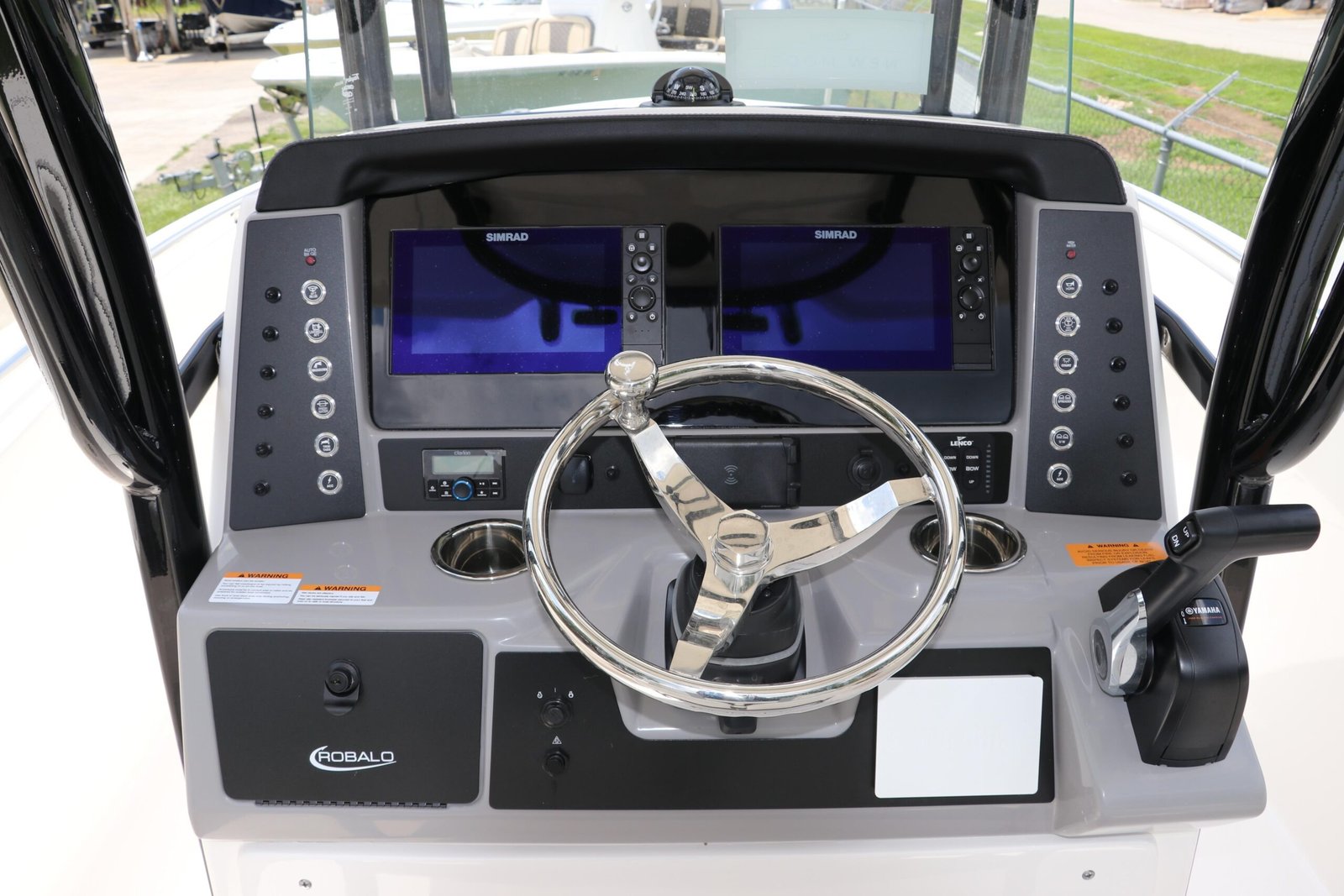 2024 Robalo R230 Center Console For Sale - Image 14