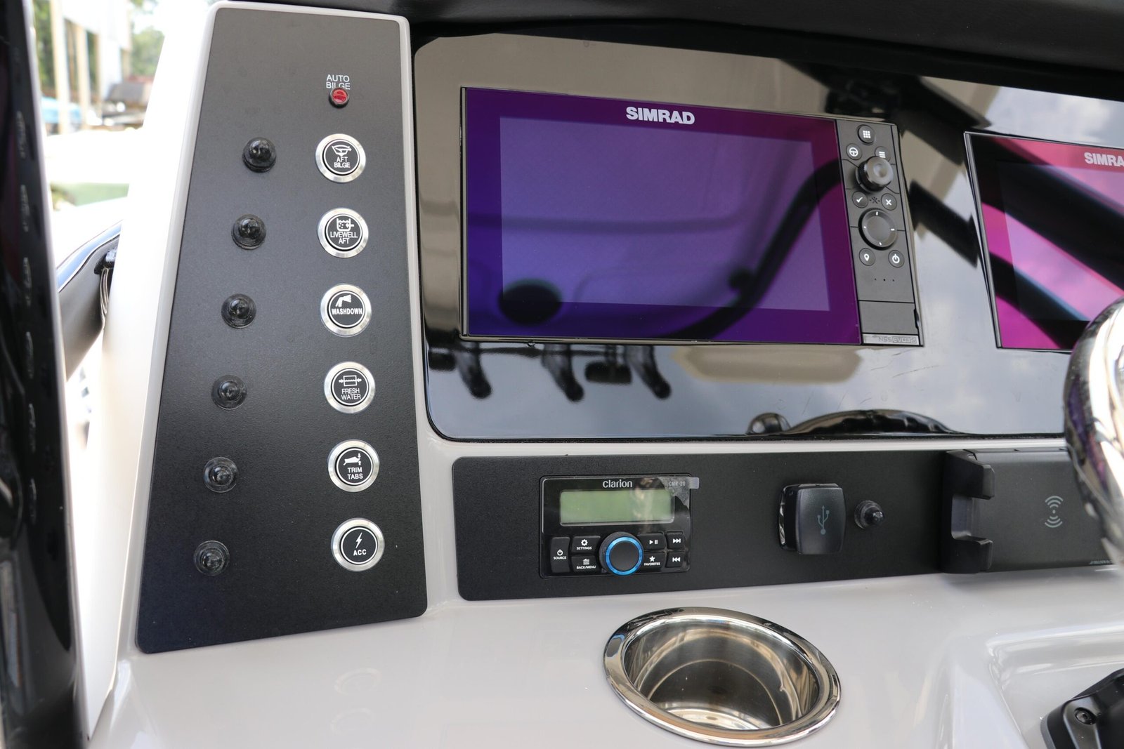 2024 Robalo R230 Center Console For Sale - Image 15