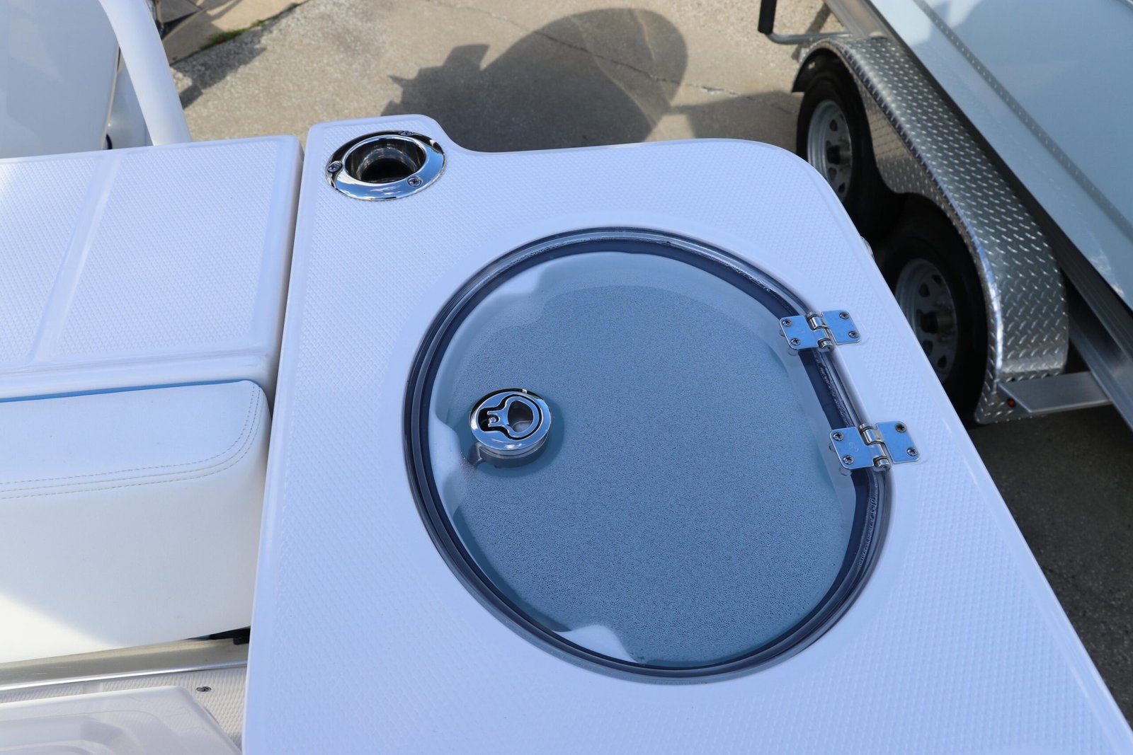 Buy 2024 Robalo R230 Center Console - Image 9