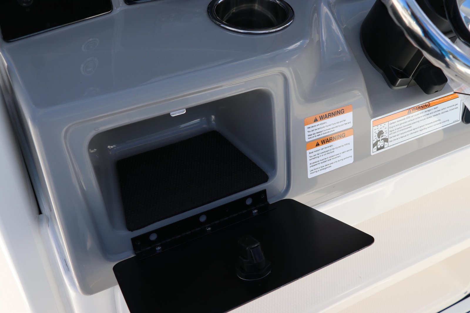 Buy 2024 Robalo R230 Center Console - Image 20