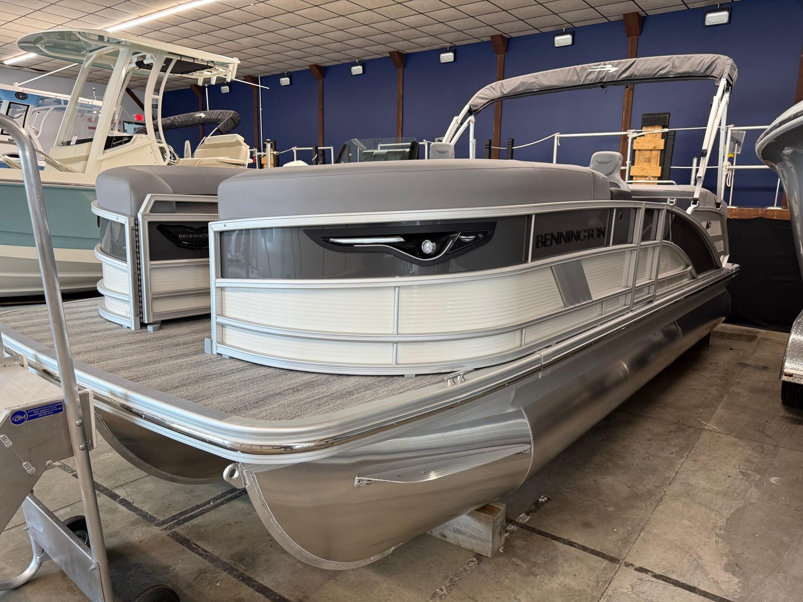 2025 Bennington 22MFB For Sale - Image 2