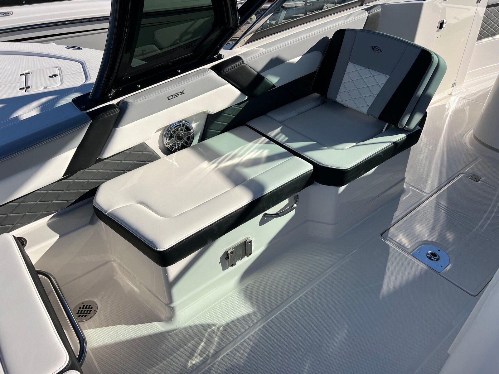 2025 Chaparral 310 OSX For Sale - Image 10