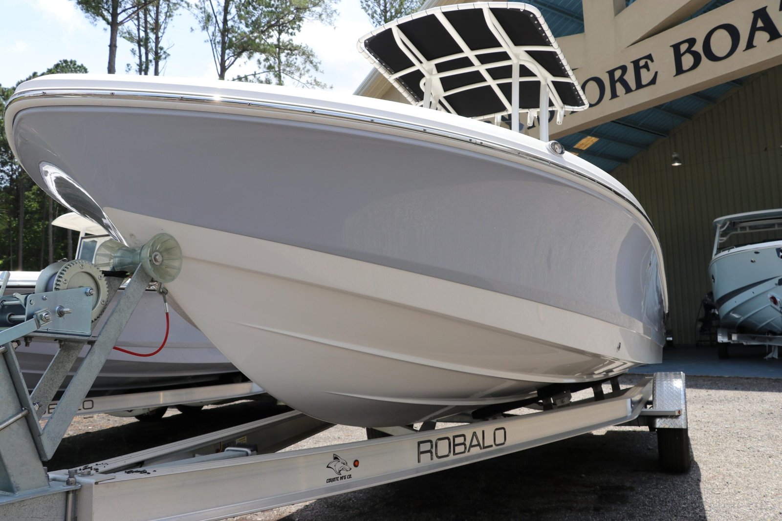 2025 Robalo 206 Cayman For Sale - Image 2
