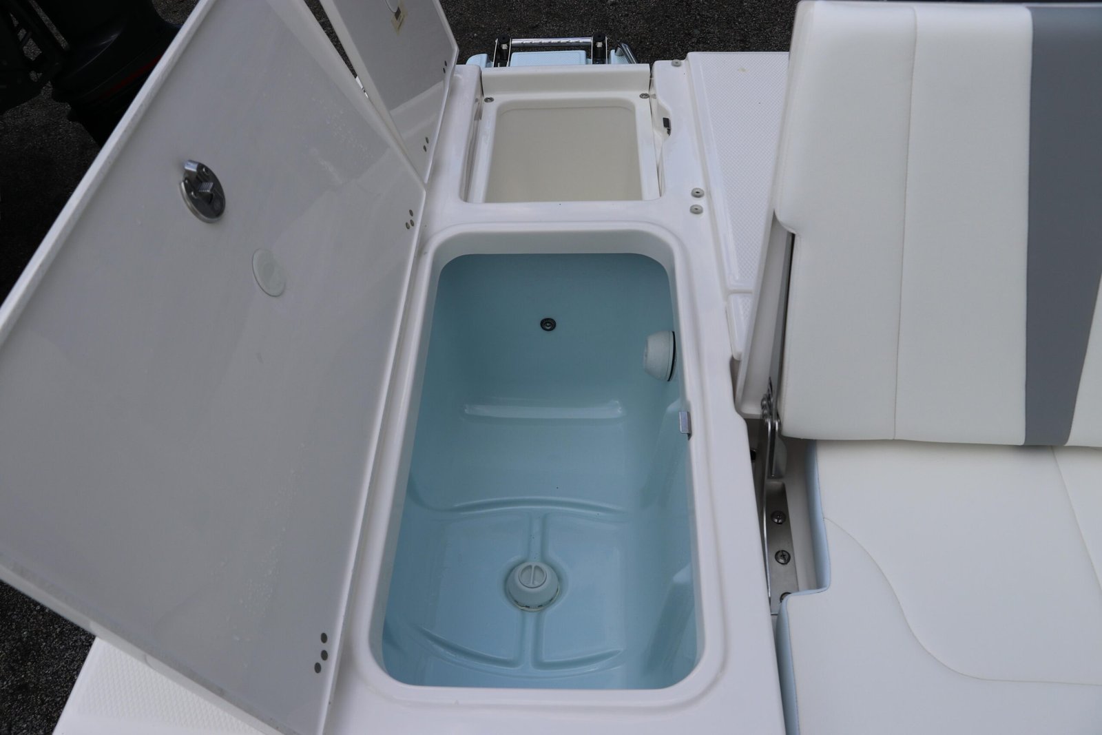 Buy 2025 Robalo 226 Cayman - Image 8