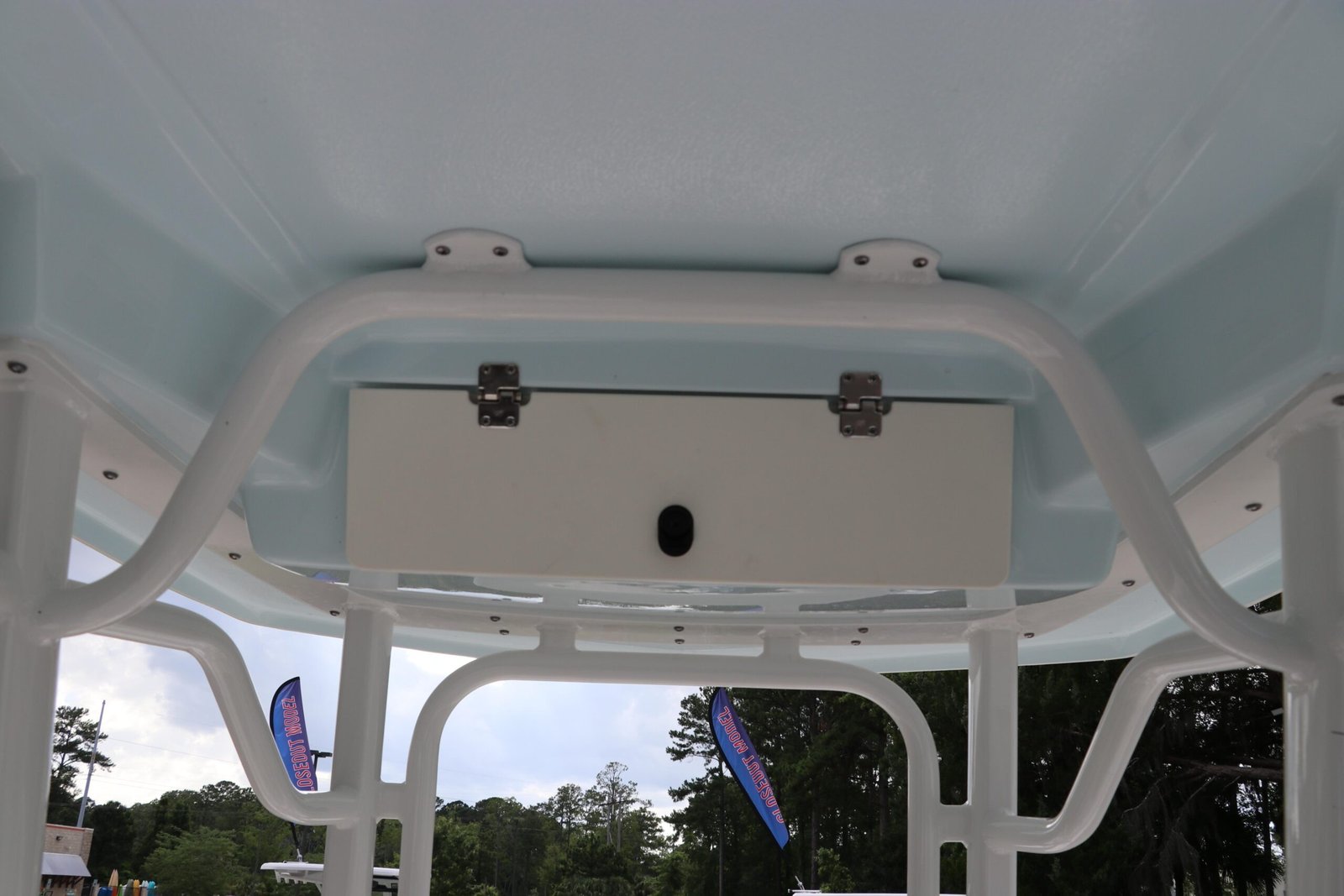 Buy 2025 Robalo 226 Cayman - Image 12