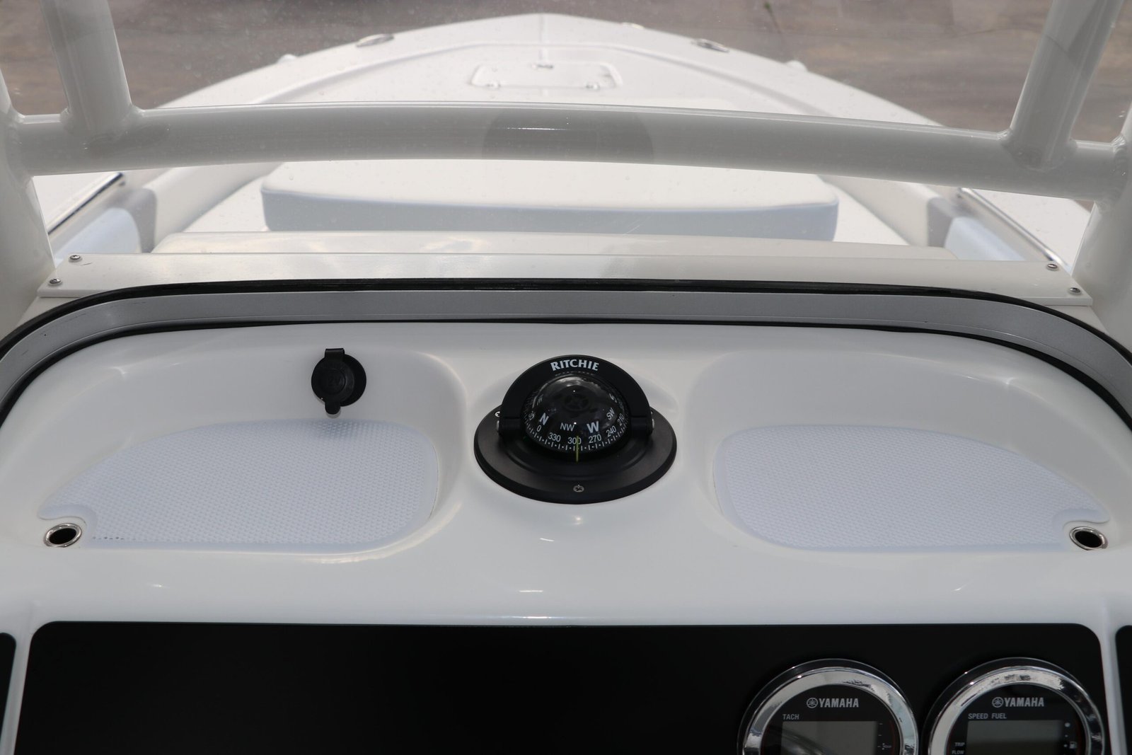 Buy 2025 Robalo 226 Cayman - Image 16