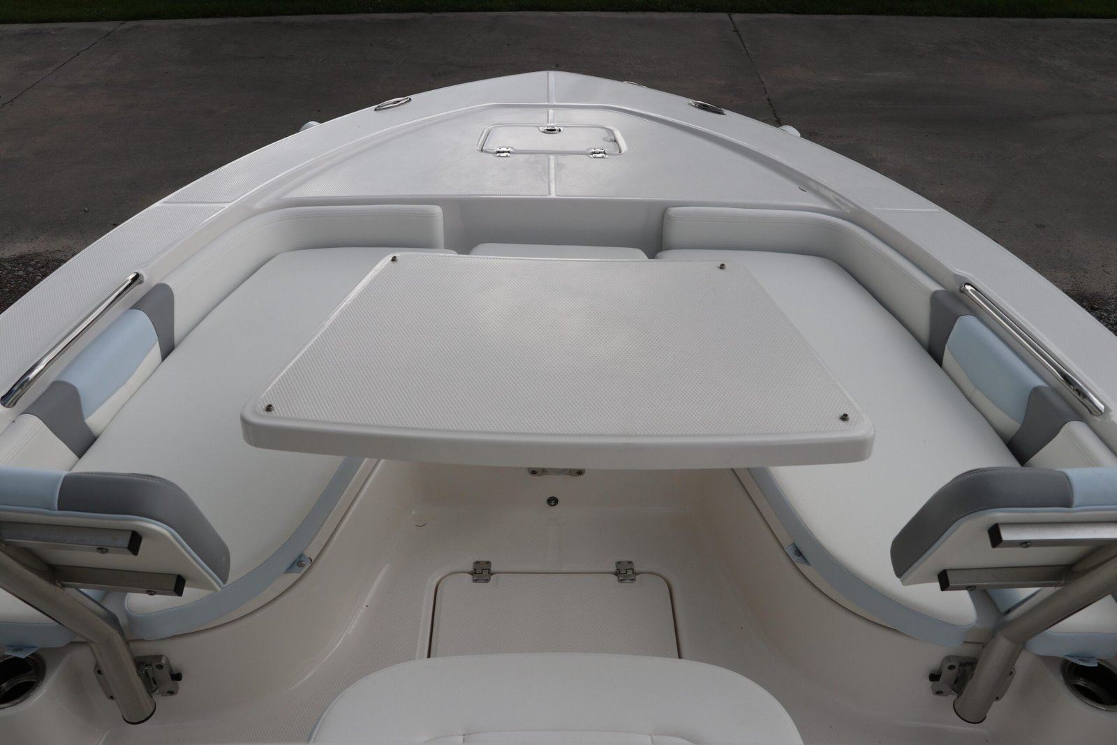 Buy 2025 Robalo 226 Cayman - Image 22