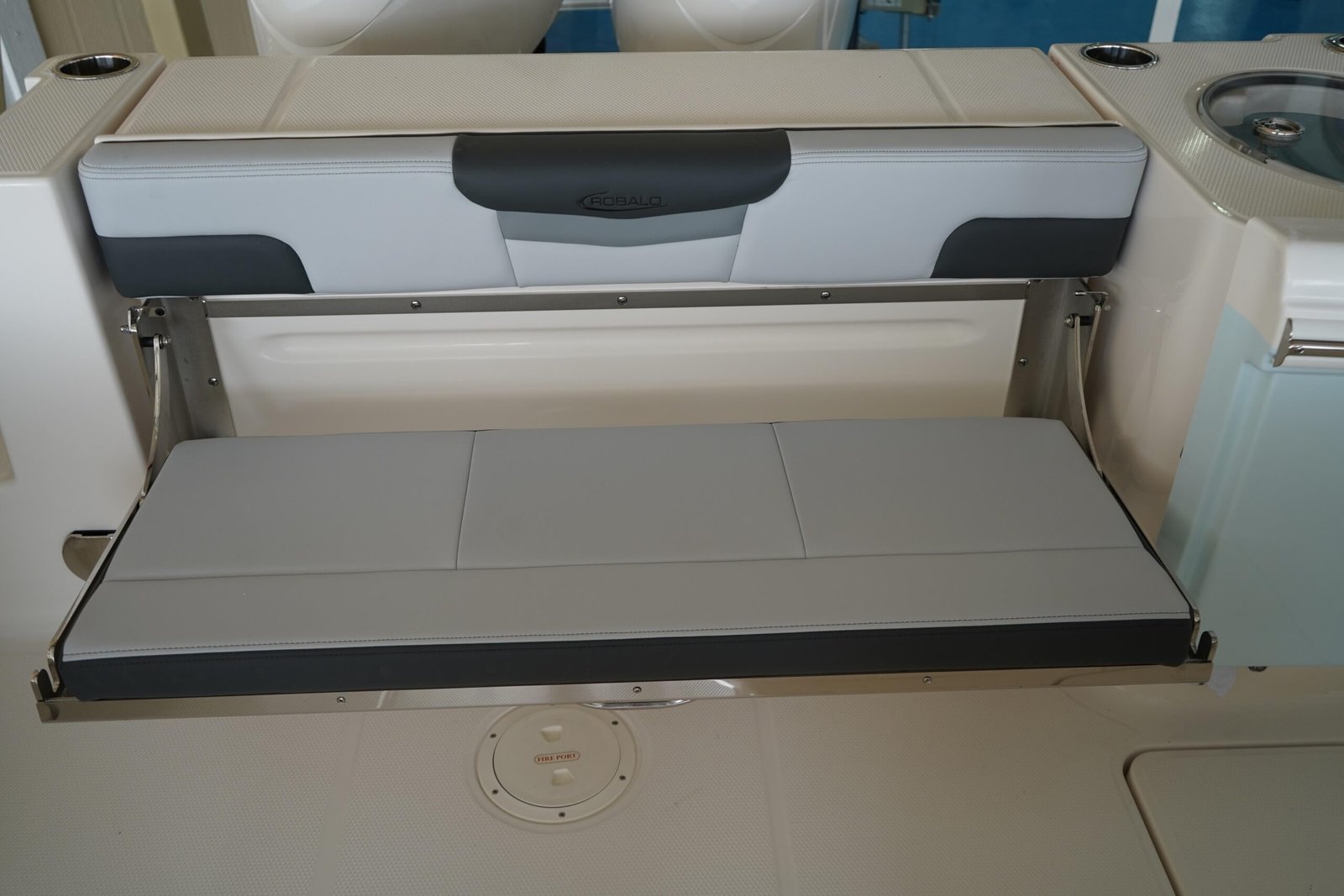2025 Robalo R257 For Sale - Image 8