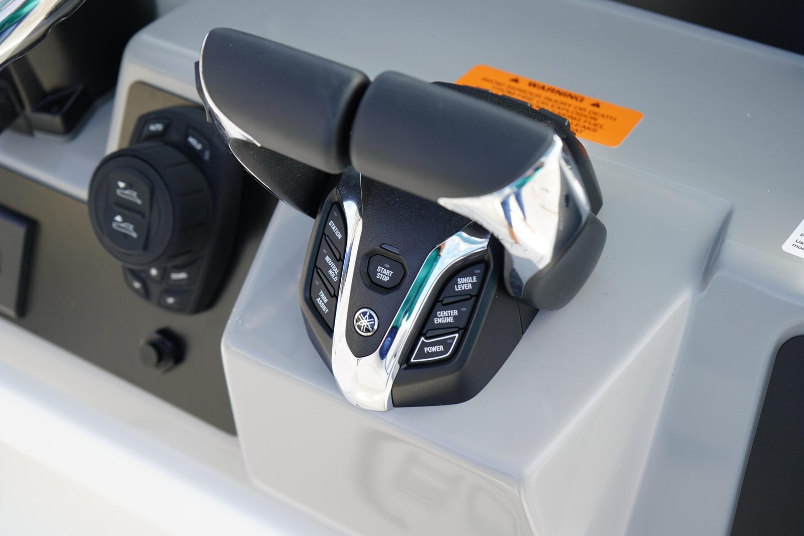 2026 Robalo R250 Center Console - Image 19
