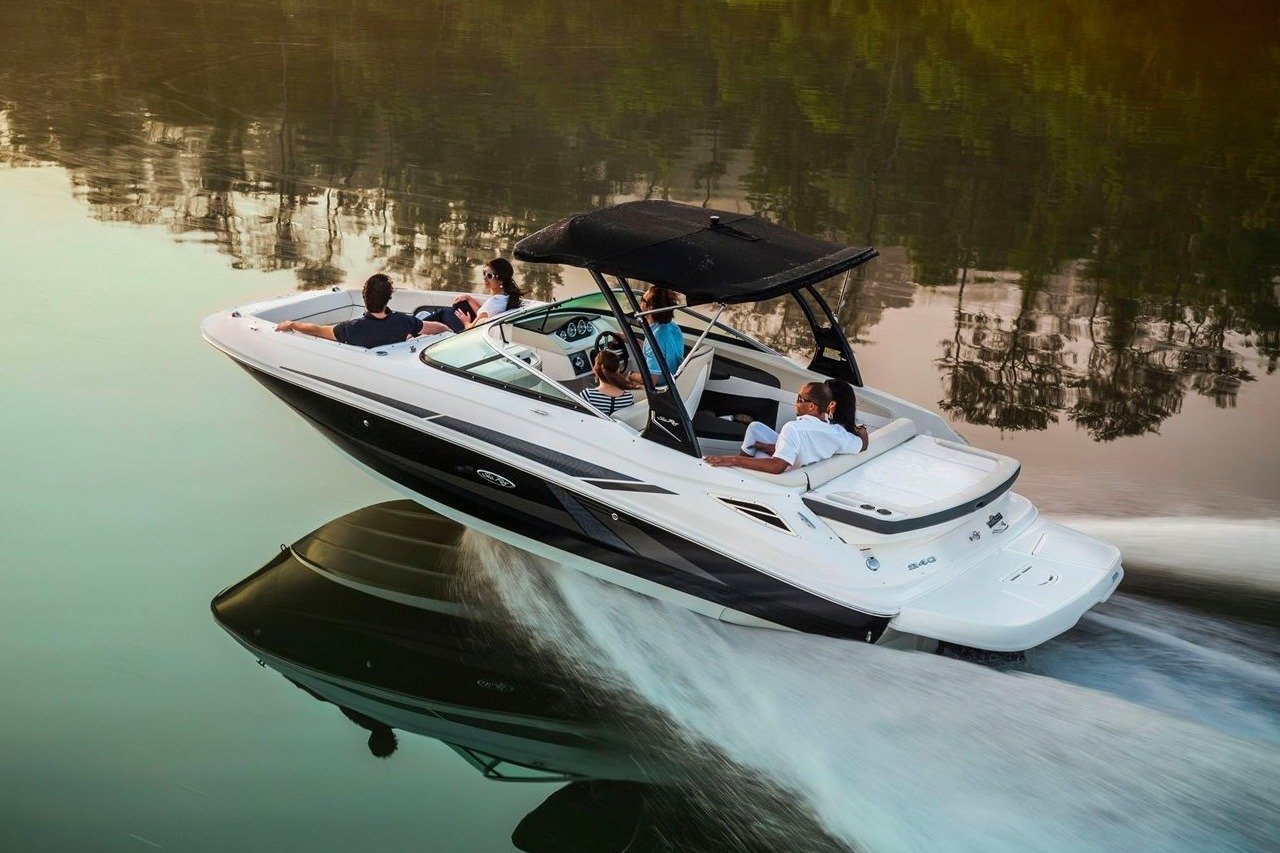 You are currently viewing A quick tutorial about all things deckboats