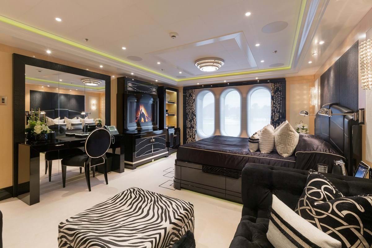 PHOENIX 2 Motor yacht for sale - Image 18